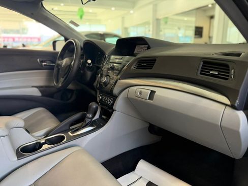 Used 2018 Acura ILX FWD image 13