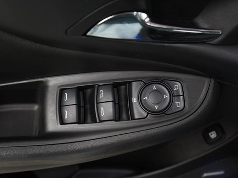 Used 2017 Chevrolet Volt LT w/ Comfort Package FWD image 21