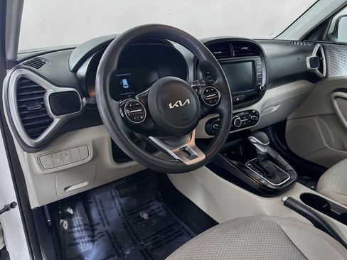 Certified 2023 Kia Soul LX image 9