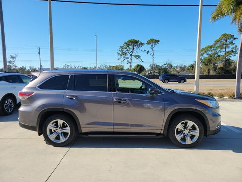 Used 2014 Toyota Highlander Limited image 3
