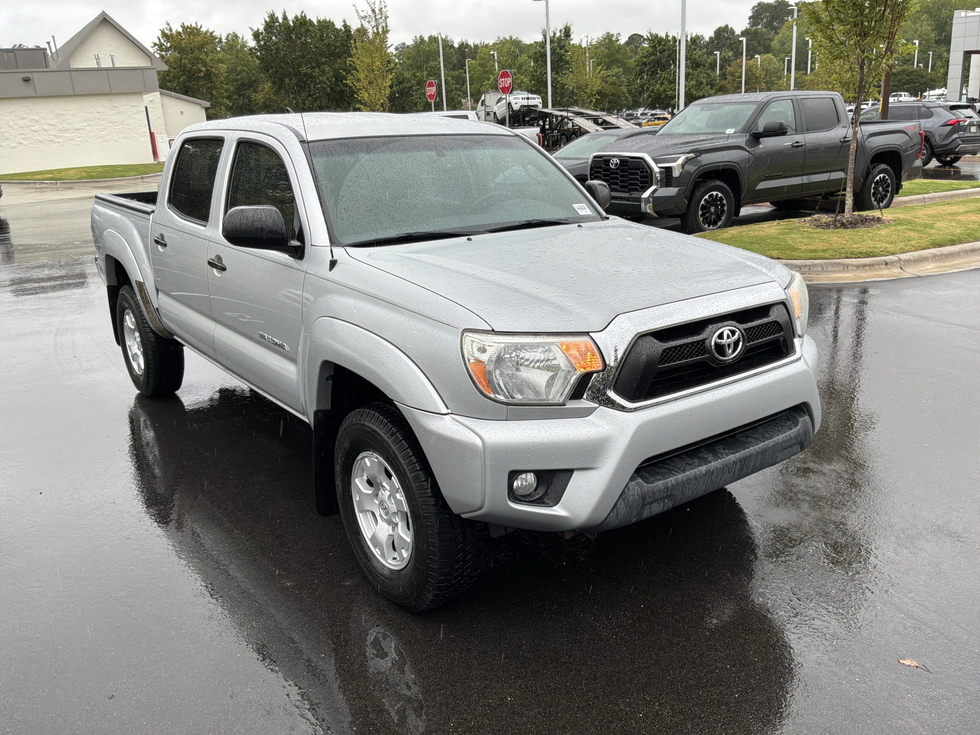 Used 2012 Toyota Tacoma PreRunner w/ SR5 Pkg RWD image 2