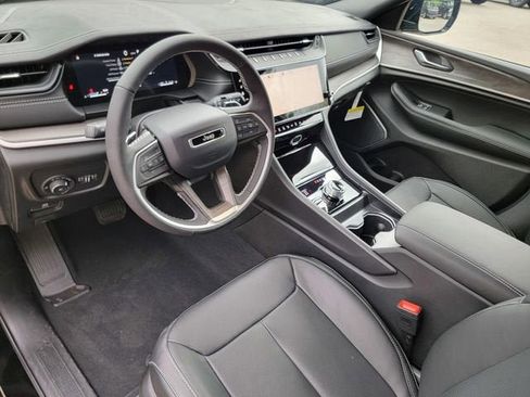 New 2026 Jeep Grand Cherokee L Limited AWD/4WD image 18