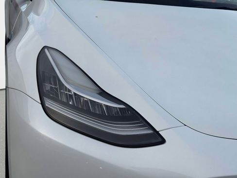 Used 2022 Tesla Model Y Long Range image 7