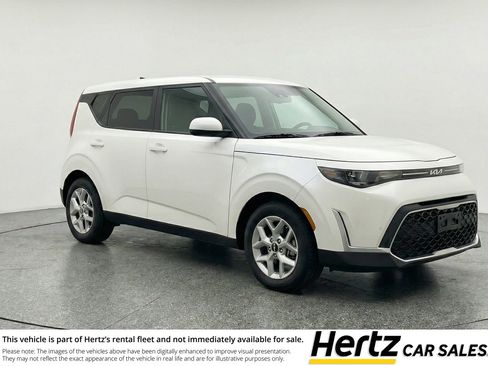 Used 2025 Kia Soul LX w/ LX Technology Package FWD image 1