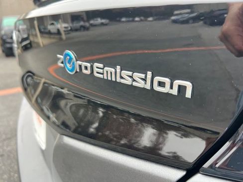 Used 2022 Nissan Leaf SL Plus image 41