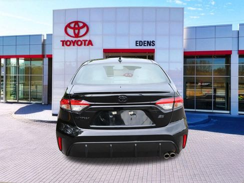 Certified 2025 Toyota Corolla SE FWD image 4