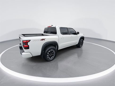Used 2022 Nissan Frontier PRO-4X image 8