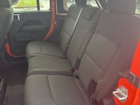Used 2023 Jeep Wrangler Unlimited Sahara AWD/4WD image 7