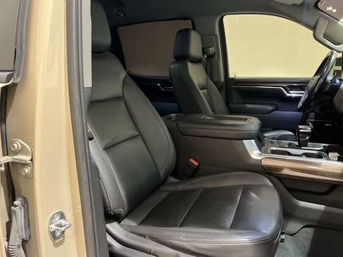 Used 2022 Chevrolet Silverado 1500 LT Trail Boss w/ LT Trail Boss Premium Package AWD/4WD image 25