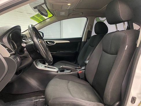 Used 2013 Nissan Sentra SR w/ Premium Pkg image 11