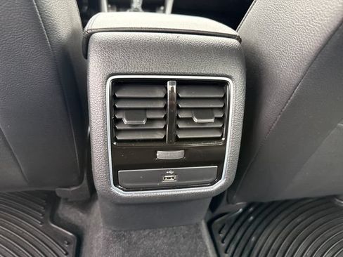 Used 2018 Volkswagen Passat 2.0T SE FWD image 22