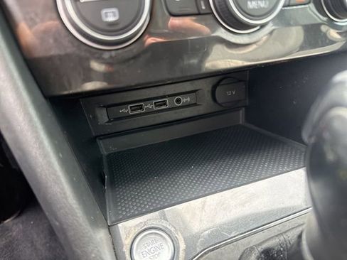 Used 2019 Volkswagen Tiguan SEL FWD image 32
