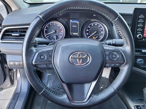 Used 2022 Toyota Camry SE image 21