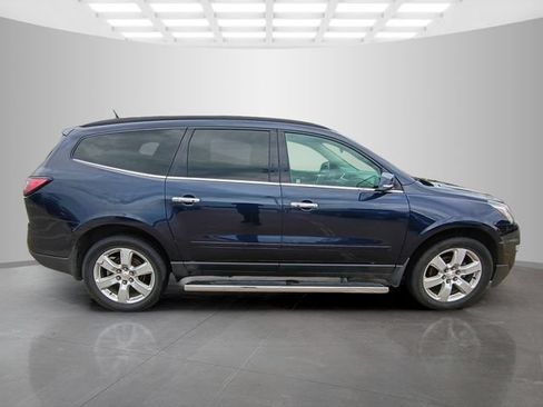 Used 2017 Chevrolet Traverse LT w/ Style and Technology Package FWD image 9