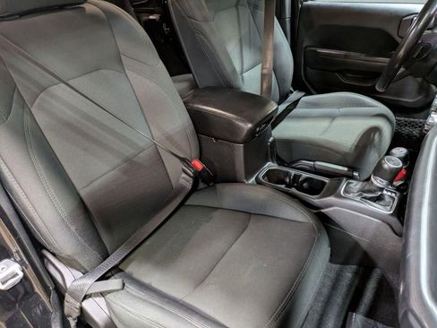 Used 2019 Jeep Wrangler Unlimited Sport S image 27