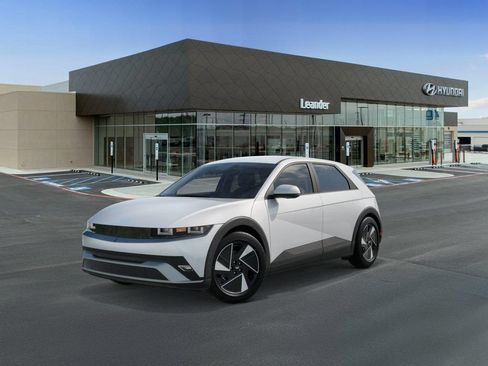 New 2026 Hyundai Ioniq 5 SE RWD image 1