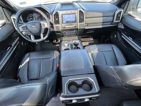 Used 2021 Ford Expedition XLT image 15