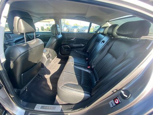 Used 2016 Kia K900 Luxury image 20