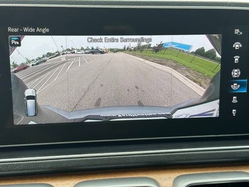 Used 2023 Mercedes-Benz GLS 450 4MATIC image 57