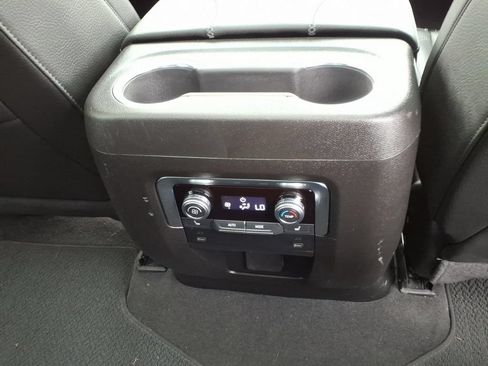 Used 2026 GMC Yukon Denali w/ Sun & Power Step Package AWD/4WD image 17