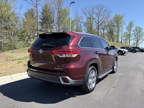 Used 2019 Toyota Highlander Limited AWD/4WD image 12