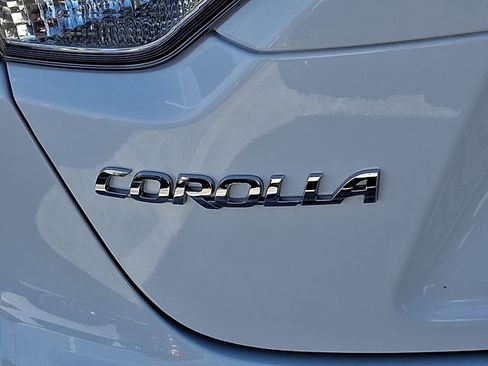 Used 2025 Toyota Corolla SE image 31