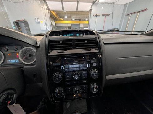 Used 2009 Ford Escape Limited FWD image 35