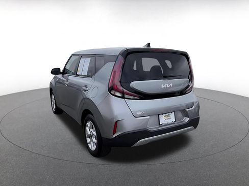 Used 2025 Kia Soul LX w/ LX Technology Package FWD image 11