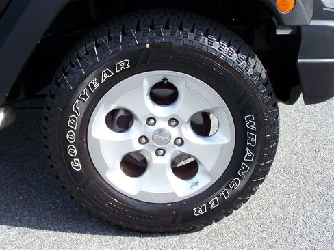 Used 2013 Jeep Wrangler Sport image 39