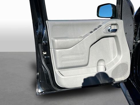 Used 2018 Nissan Frontier SV w/ Value Truck Package image 16