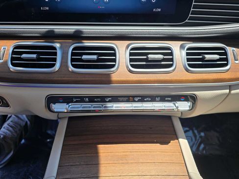 Used 2024 Mercedes-Benz GLE 450 4MATIC image 29