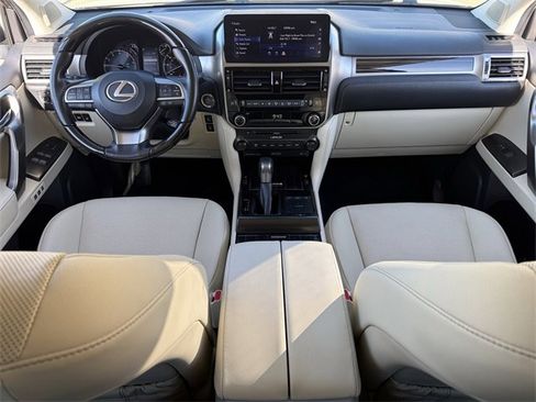 Used 2023 Lexus GX 460 Premium w/ Accessory Package image 11