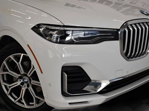 Used 2021 BMW X7 xDrive40i w/ Parking Assistance Package image 32