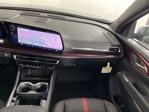 New 2026 Chevrolet Traverse RS w/ LPO, Floor Liner Package FWD image 23