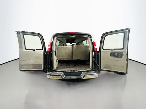 Used 2020 Chevrolet Express 3500 LT w/ LT Preferred Equipment Group image 28