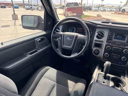 Used 2017 Ford Expedition XLT AWD/4WD image 17