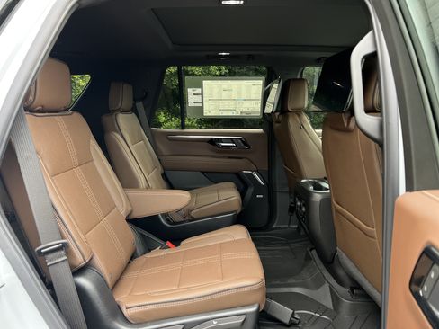 New 2026 Chevrolet Tahoe High Country AWD/4WD image 35