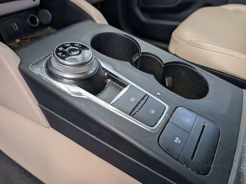 Used 2020 Ford Escape SEL image 17