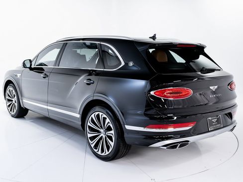 New 2025 Bentley Bentayga Extended Wheelbase image 3