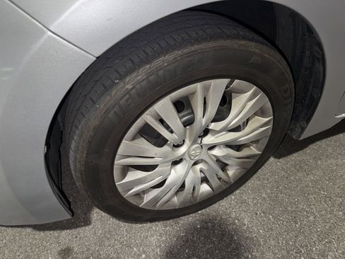 Used 2016 Toyota Corolla LE image 5