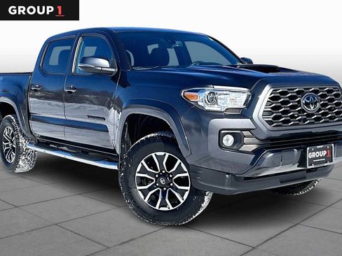 Used 2021 Toyota Tacoma TRD Sport image 3