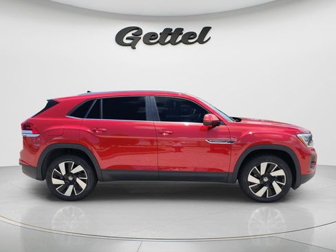 Used 2024 Volkswagen Atlas Cross Sport SE FWD image 4