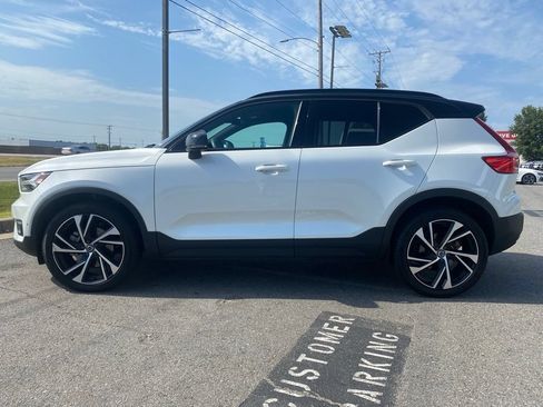 Used 2021 Volvo XC40 T5 R-Design w/ Advanced Package AWD/4WD image 4