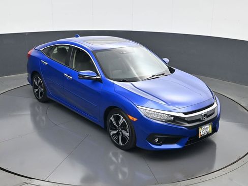 Used 2018 Honda Civic Touring image 15