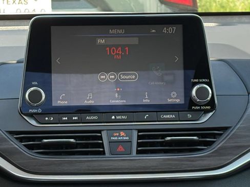 Used 2025 Nissan Altima 2.5 SV FWD image 20