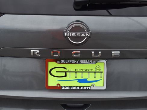 Used 2023 Nissan Rogue SV w/ SV Premium B Package FWD image 7