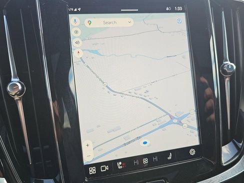 Used 2025 Volvo V60 B5 Cross Country Plus image 35