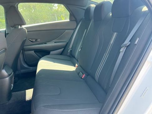 Used 2025 Hyundai Elantra SEL FWD image 26