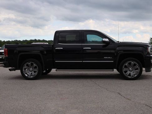 Used 2017 GMC Sierra 1500 Denali w/ Denali Ultimate Package AWD/4WD image 7