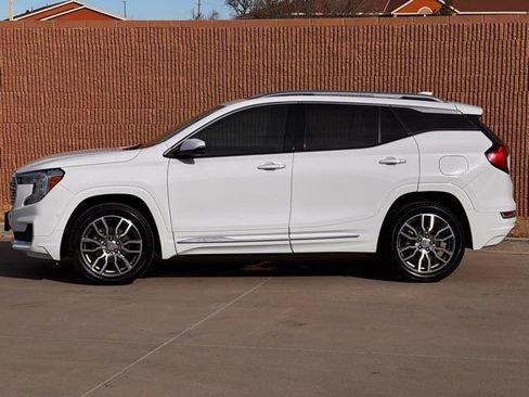 Used 2023 GMC Terrain Denali w/ Denali Premium Package image 6